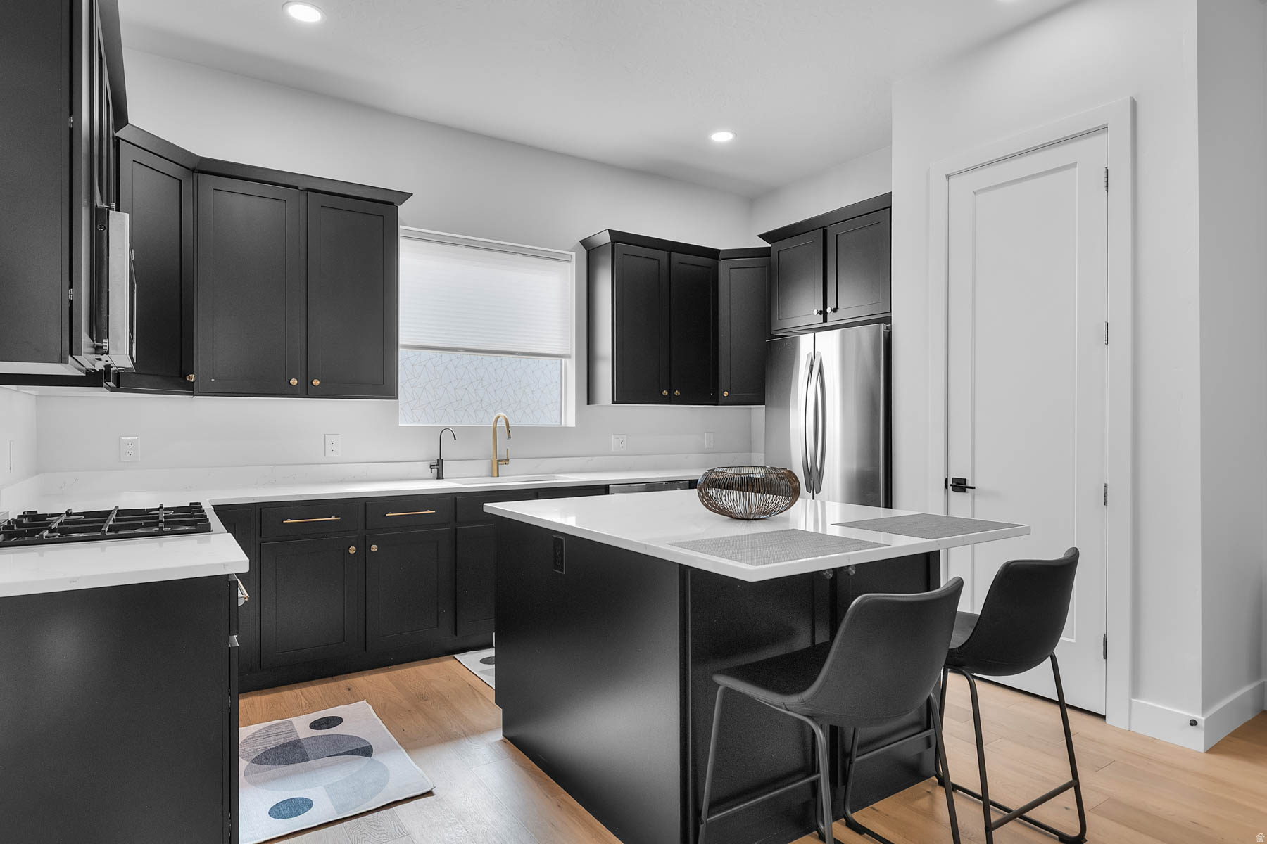 THE GEORGES CONDOMINIUM - Residential