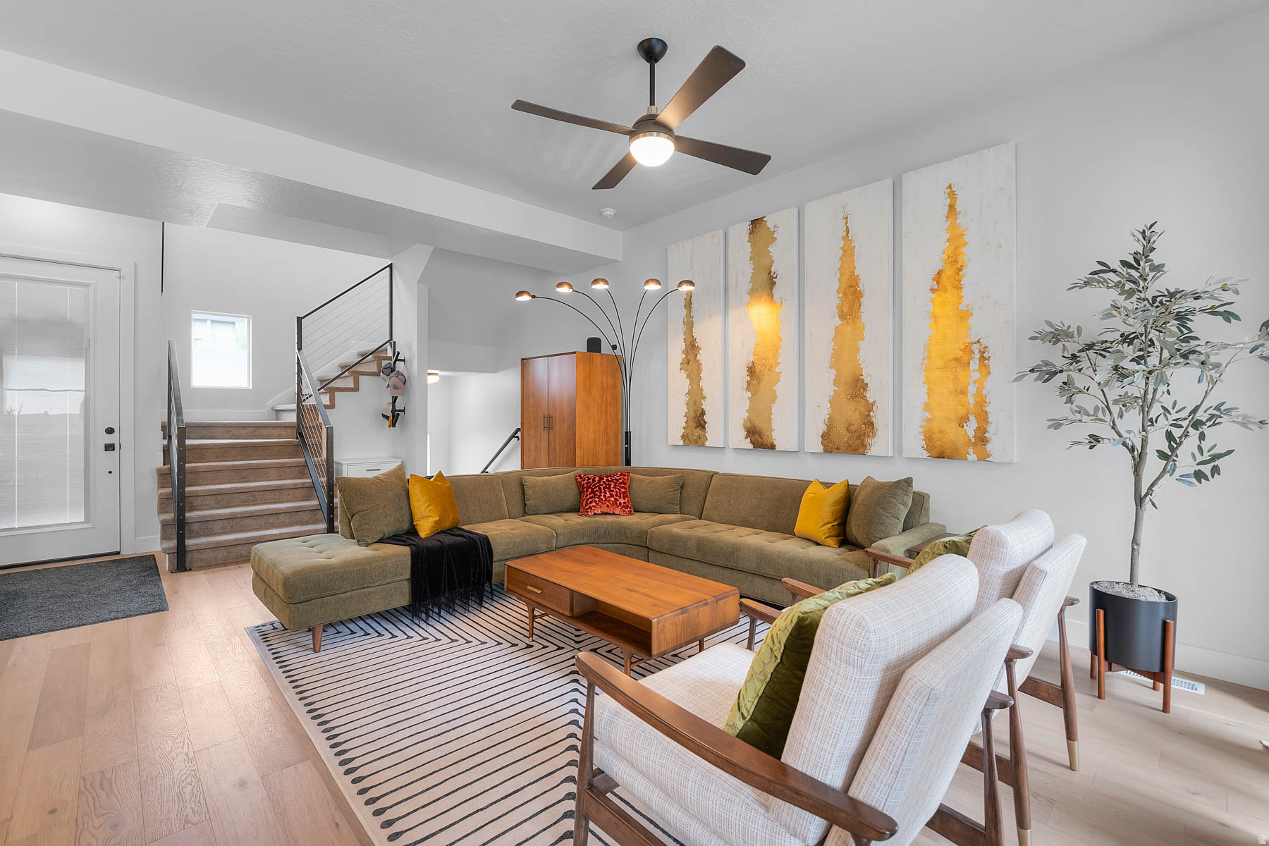 THE GEORGES CONDOMINIUM - Residential