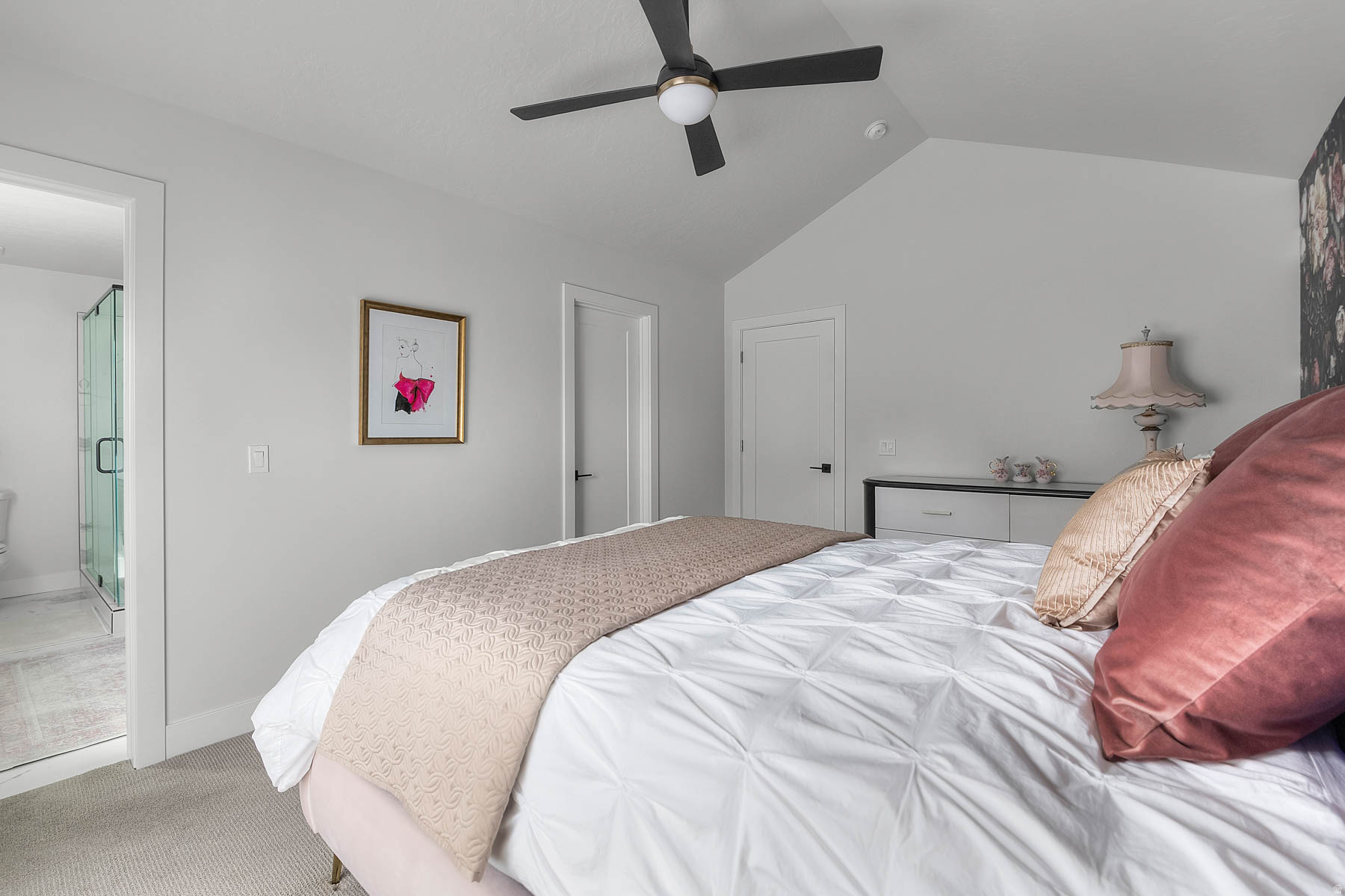 THE GEORGES CONDOMINIUM - Residential