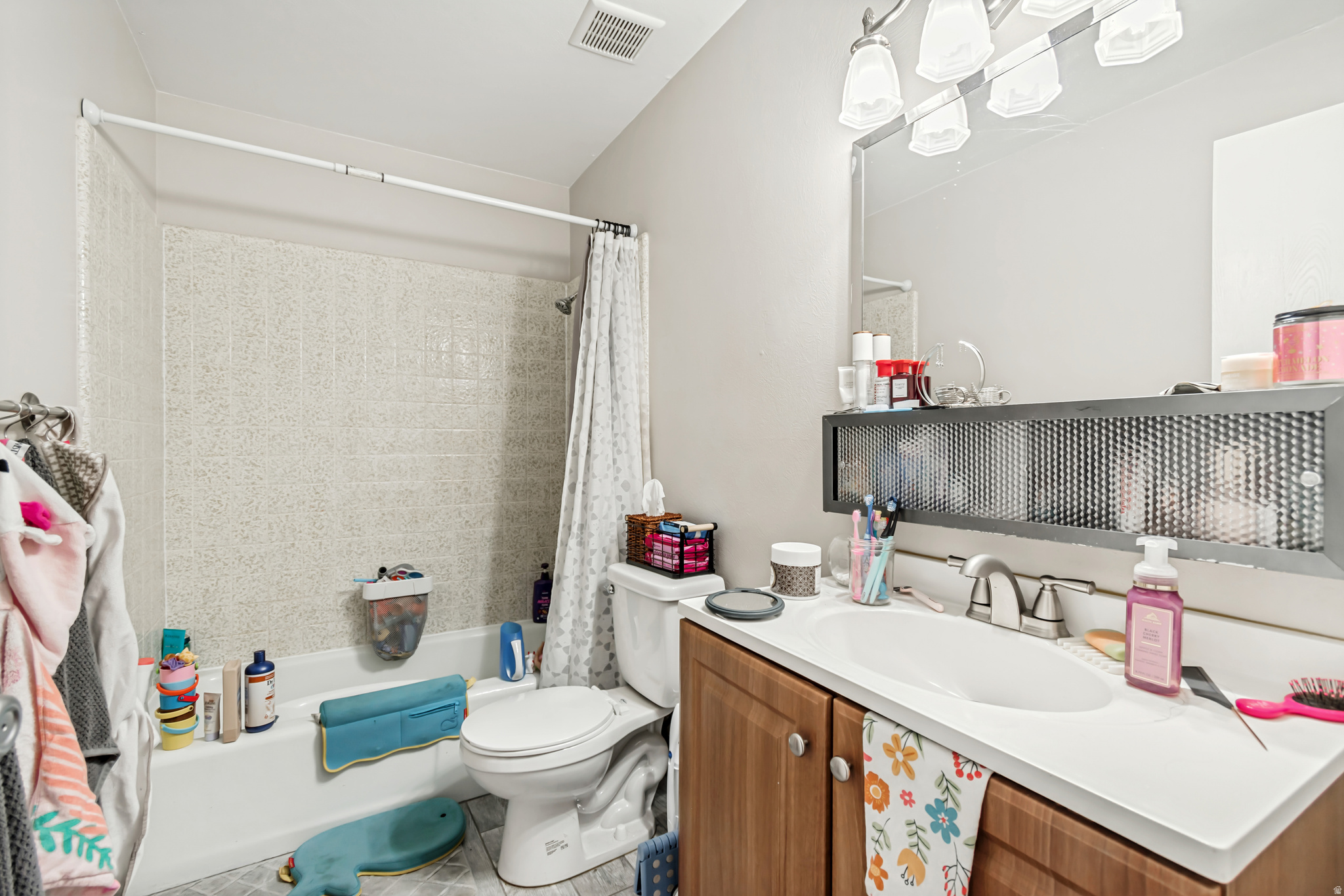 CENTRAL ESTATES - Residential Income