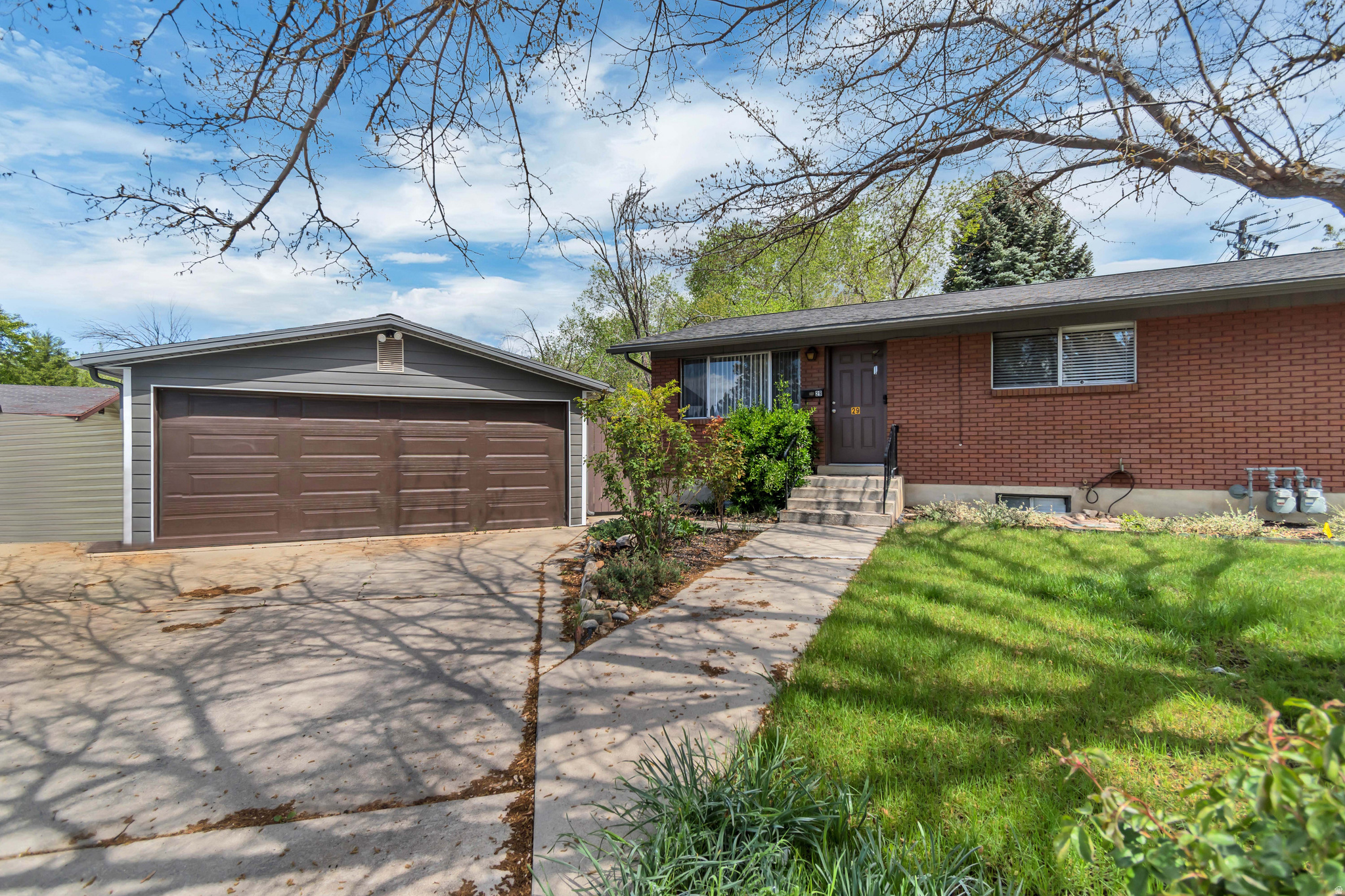 CENTRAL ESTATES - Residential Income