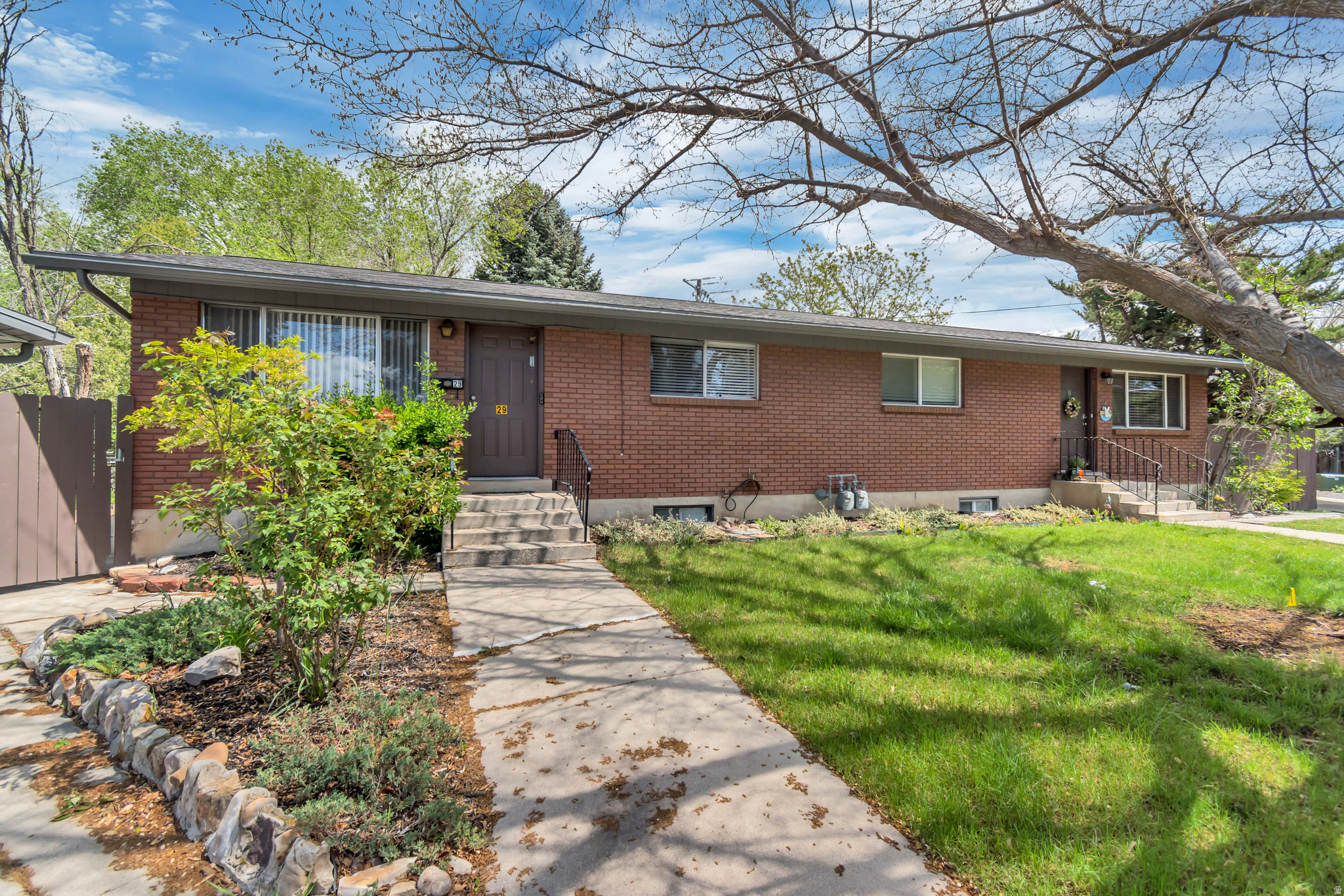 CENTRAL ESTATES - Residential Income