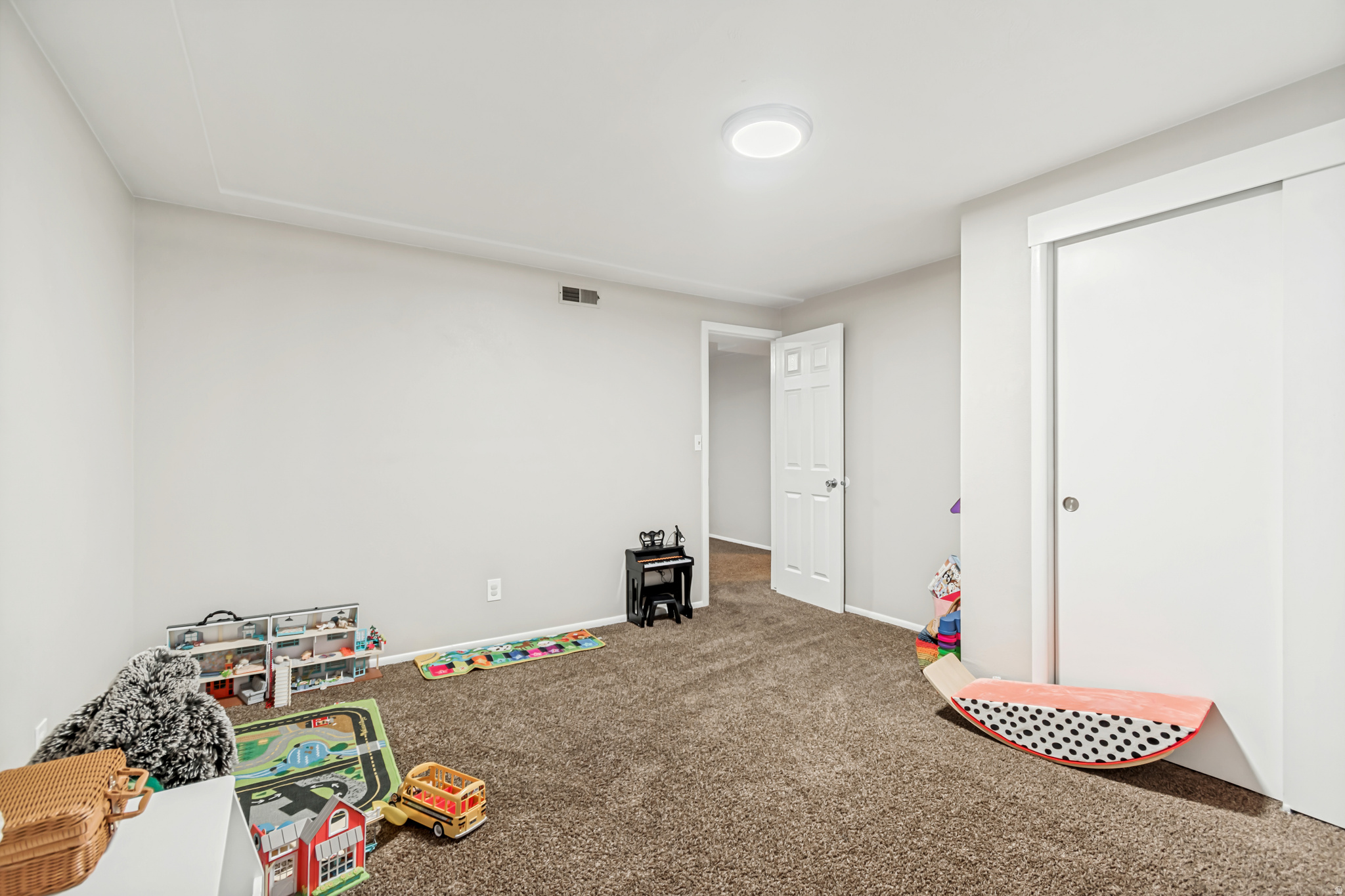 CENTRAL ESTATES - Residential Income