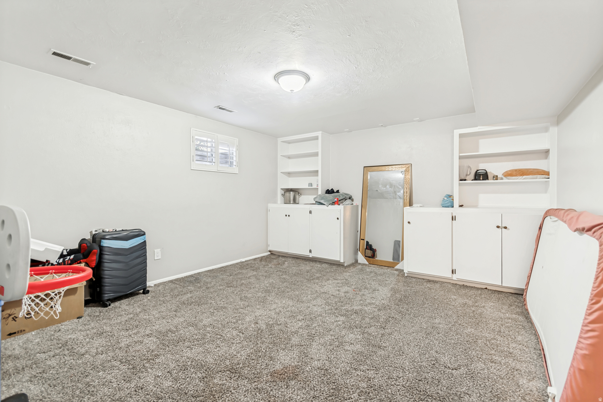 CENTRAL ESTATES - Residential Income