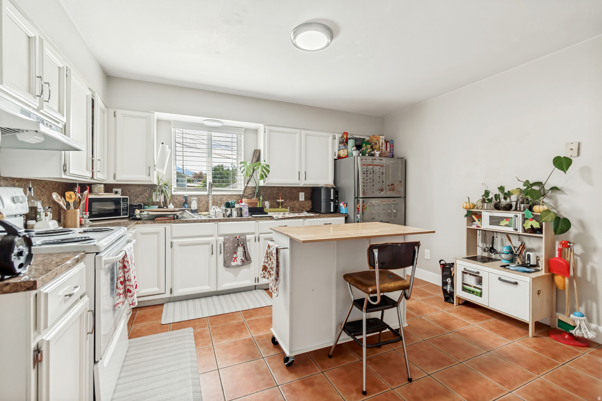 CENTRAL ESTATES - Residential Income