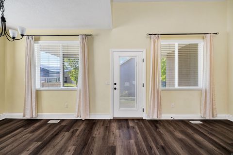 Tiny photo for 122 E 690 S, Smithfield, UT 84335 (MLS # 2154833)