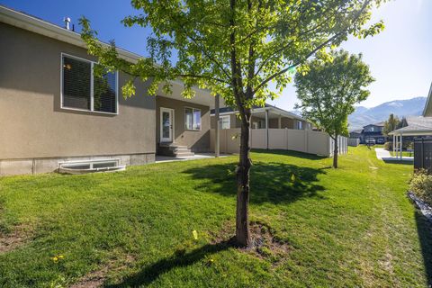 Tiny photo for 122 E 690 S, Smithfield, UT 84335 (MLS # 2154833)