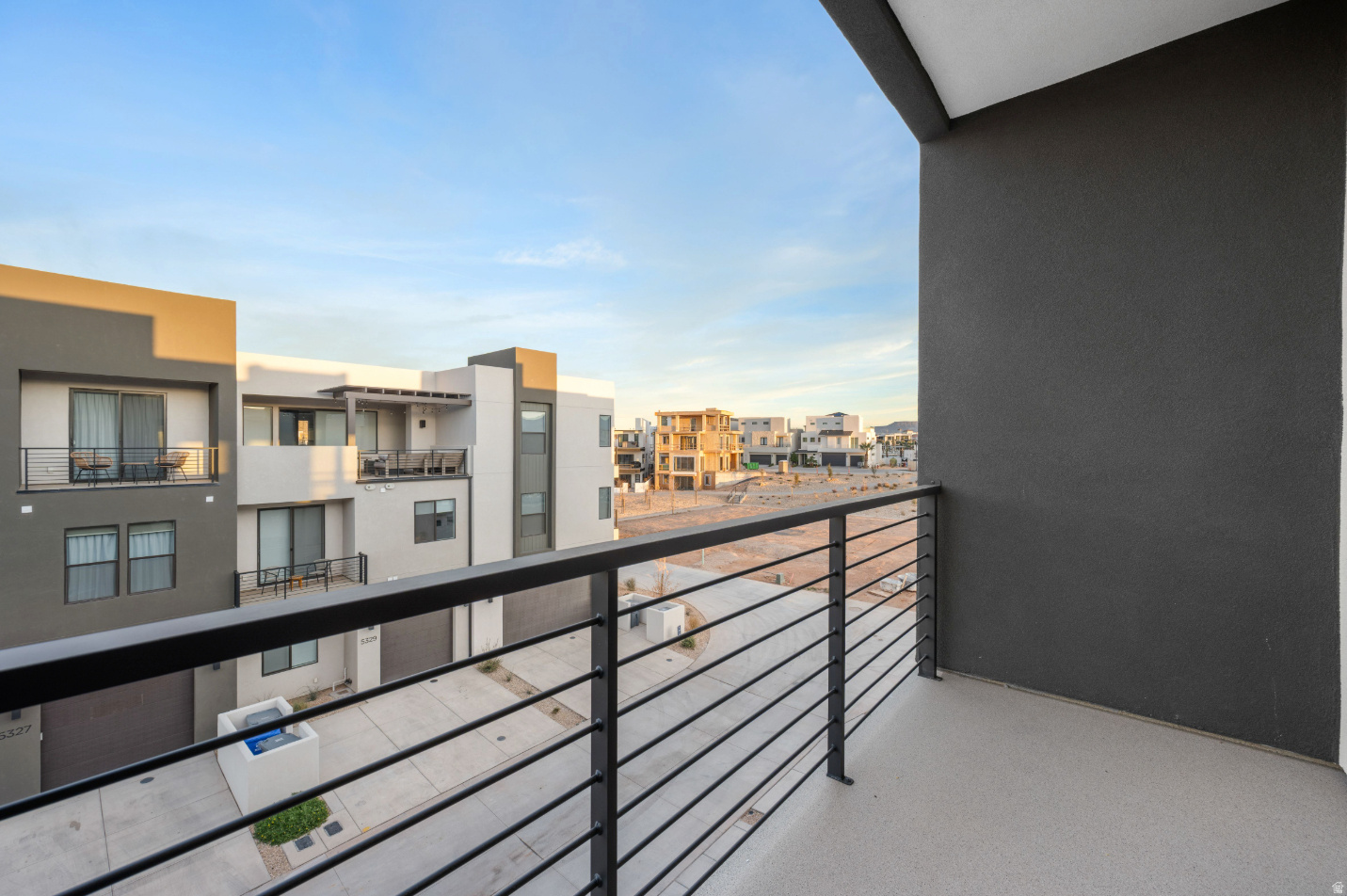 DESERT COLOR RESORT - Residential