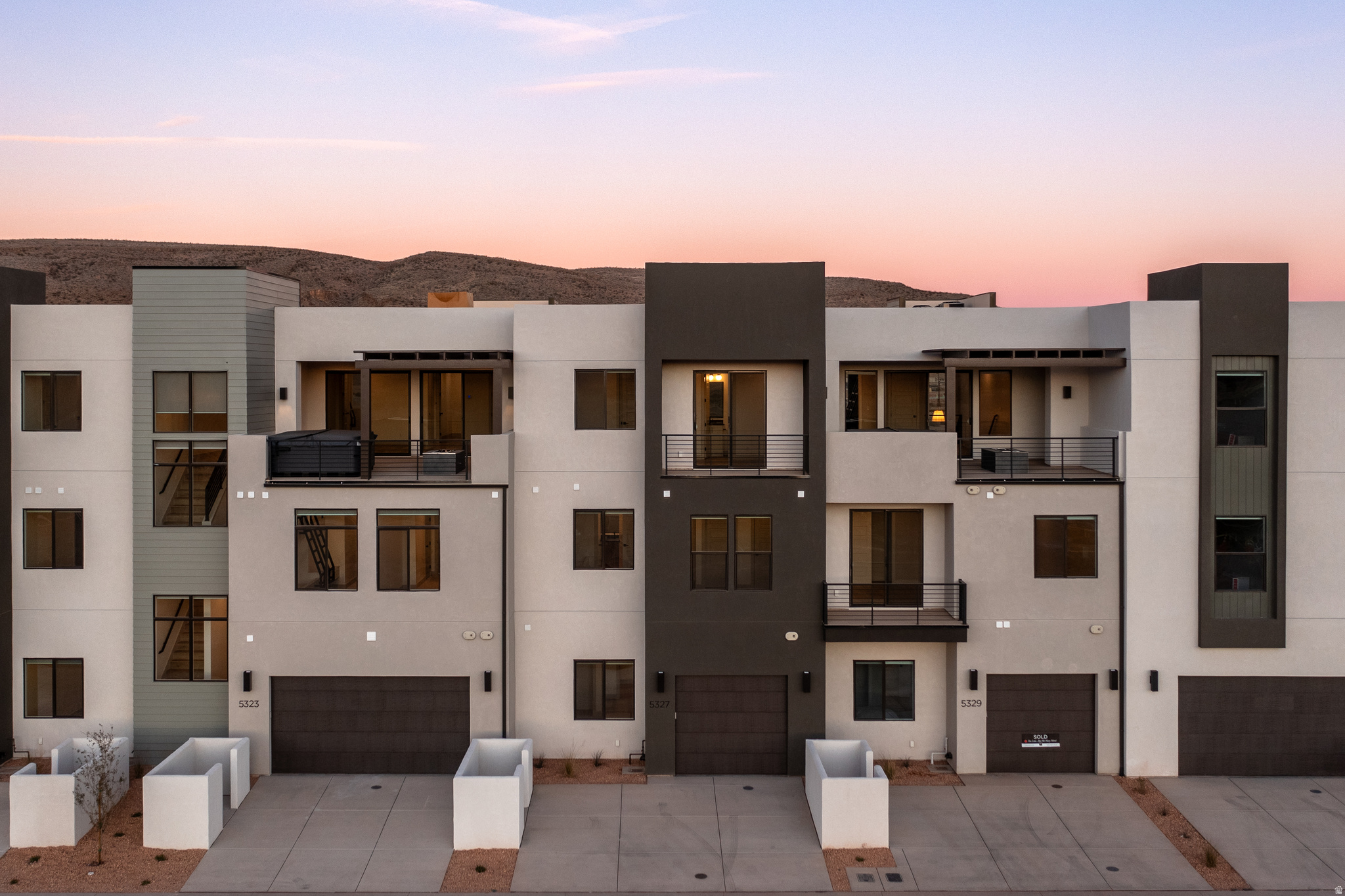 DESERT COLOR RESORT - Residential