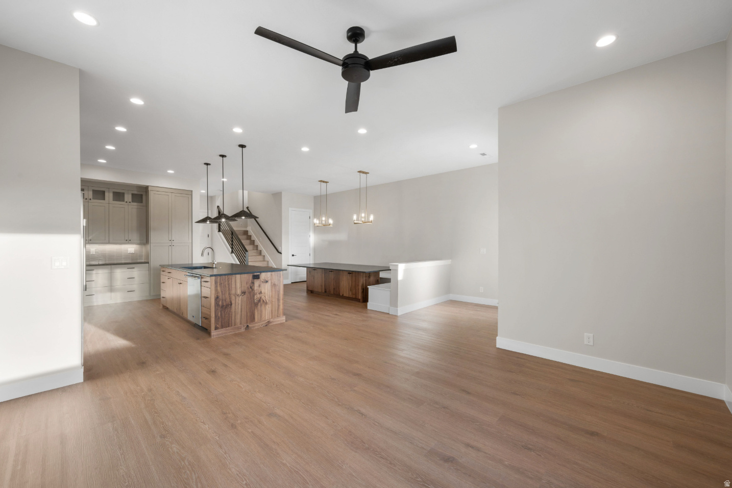 DESERT COLOR RESORT - Residential