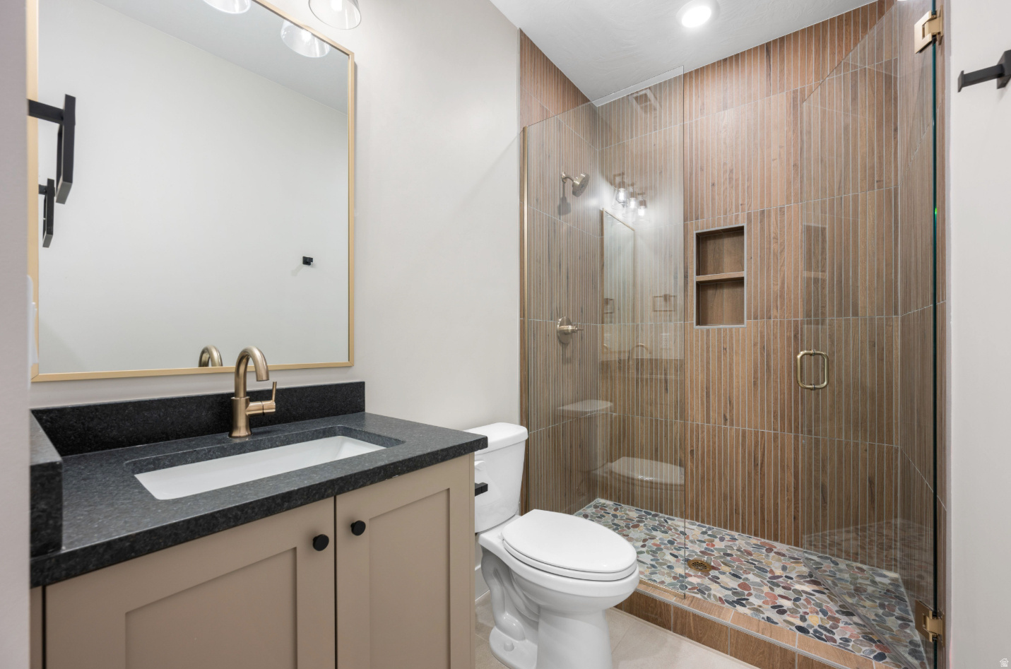 DESERT COLOR RESORT - Residential