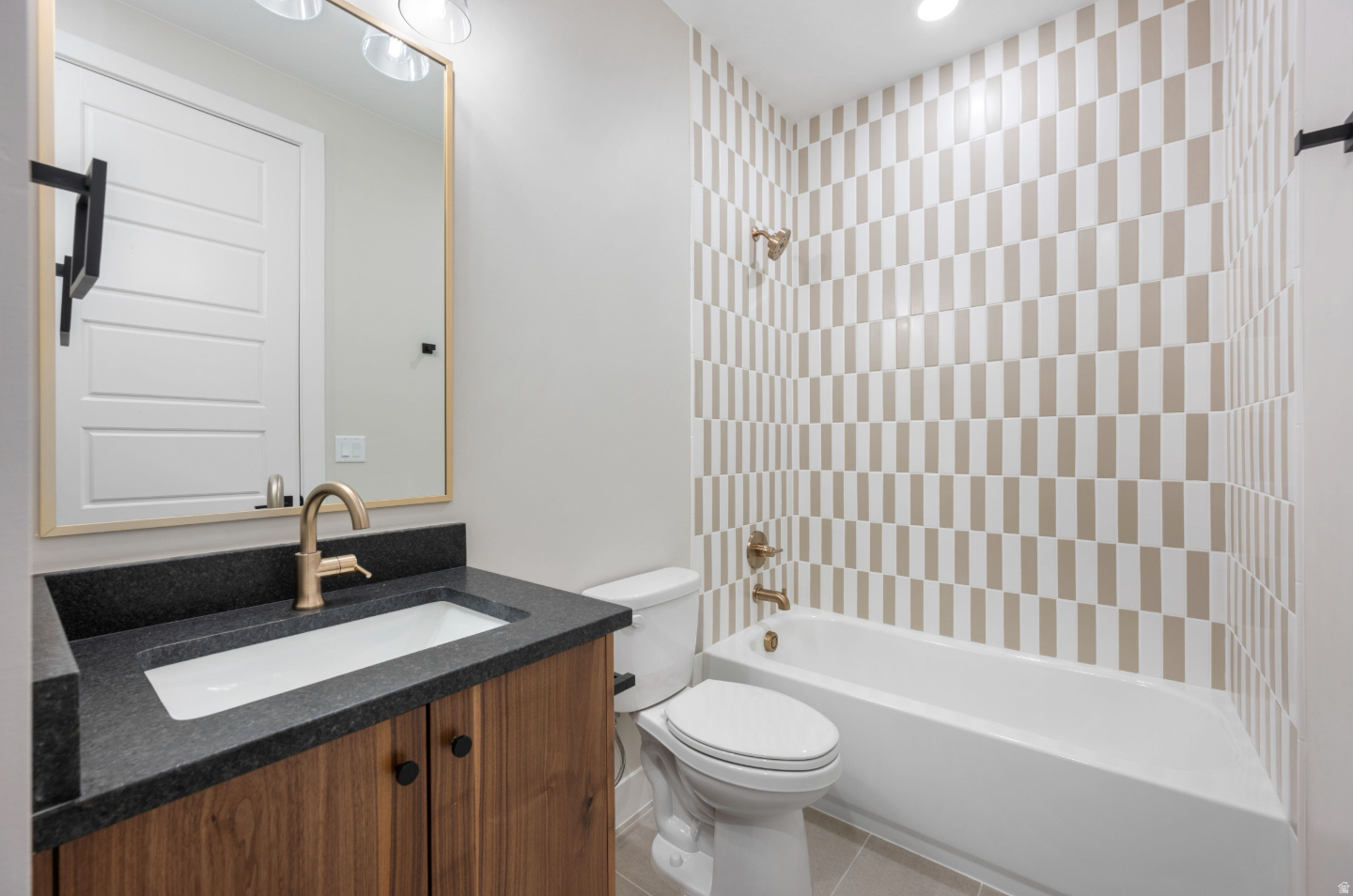 DESERT COLOR RESORT - Residential