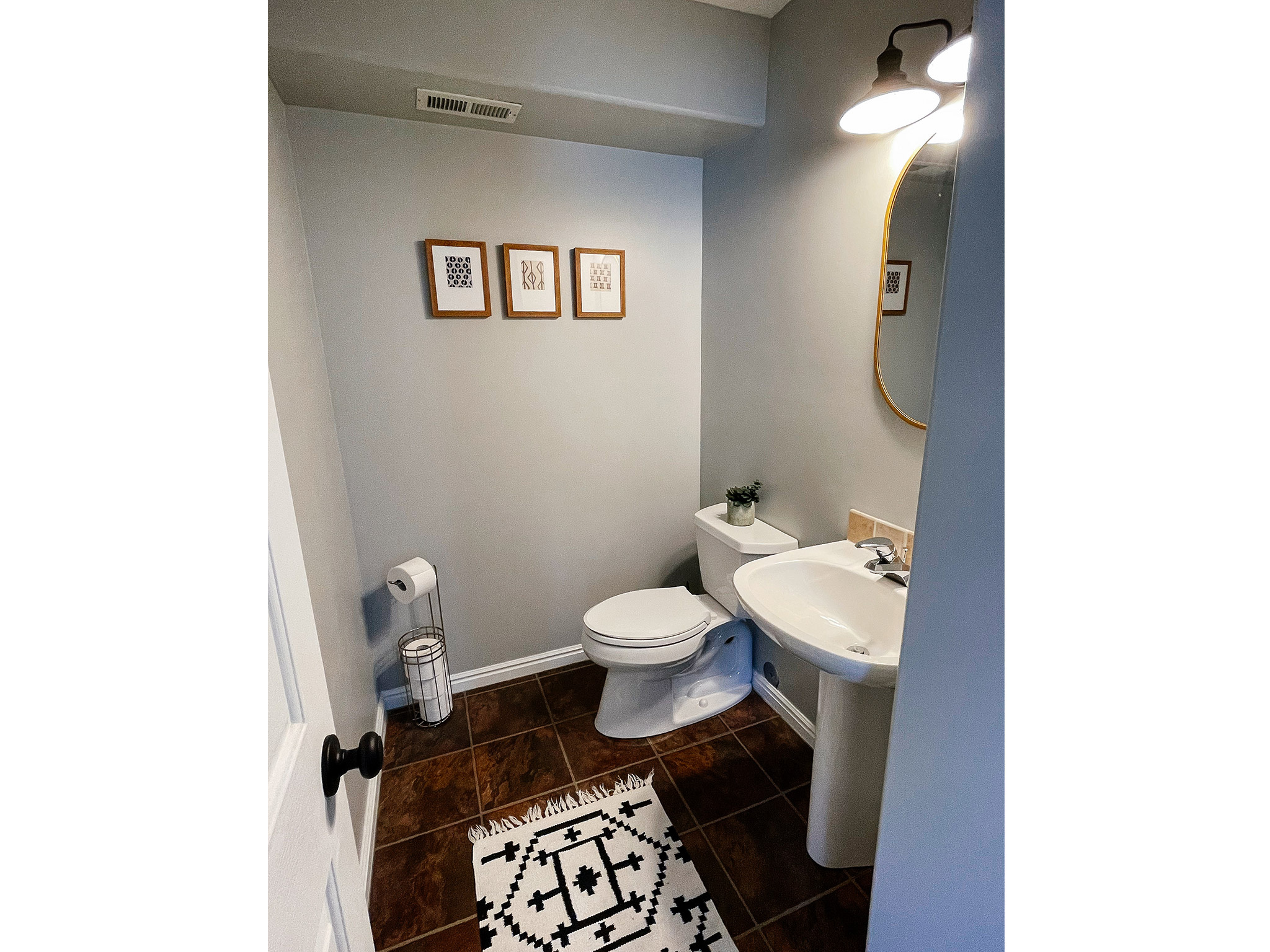 GRAPE IVY PLACE PHASE 1 CONDO - Residential