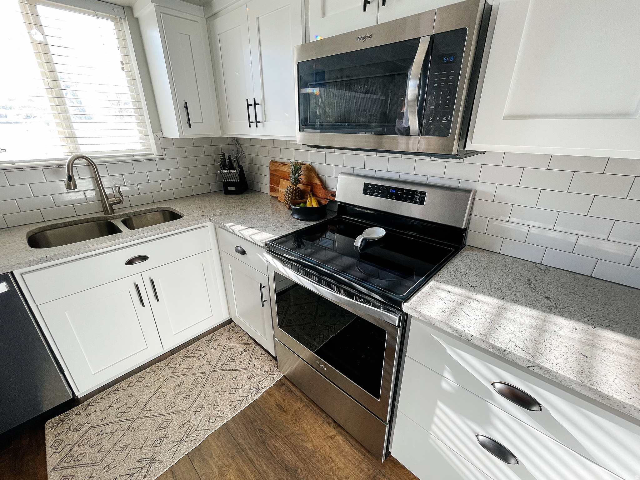 GRAPE IVY PLACE PHASE 1 CONDO - Residential