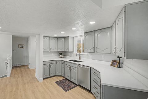 Tiny photo for 4785 PANORAMA DR, South Ogden, UT 84403 (MLS # 2144652)