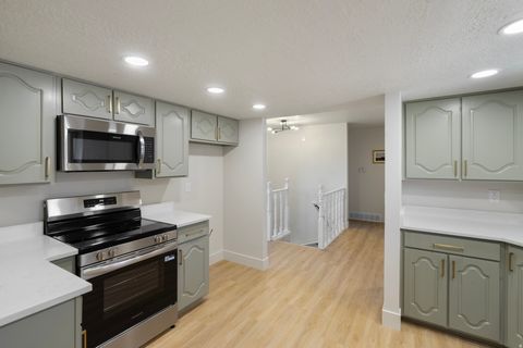 Tiny photo for 4785 PANORAMA DR, South Ogden, UT 84403 (MLS # 2144652)