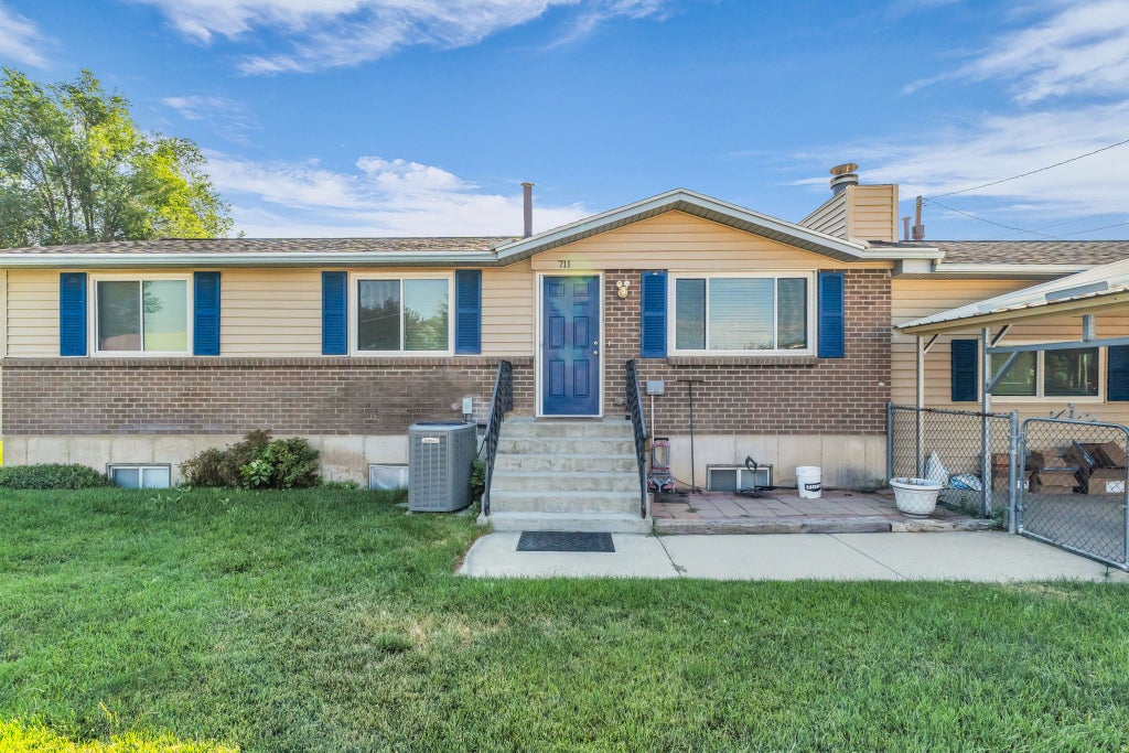 Photo of 711 S MAIN ST, Orem, UT 84058 (MLS # 2176446)