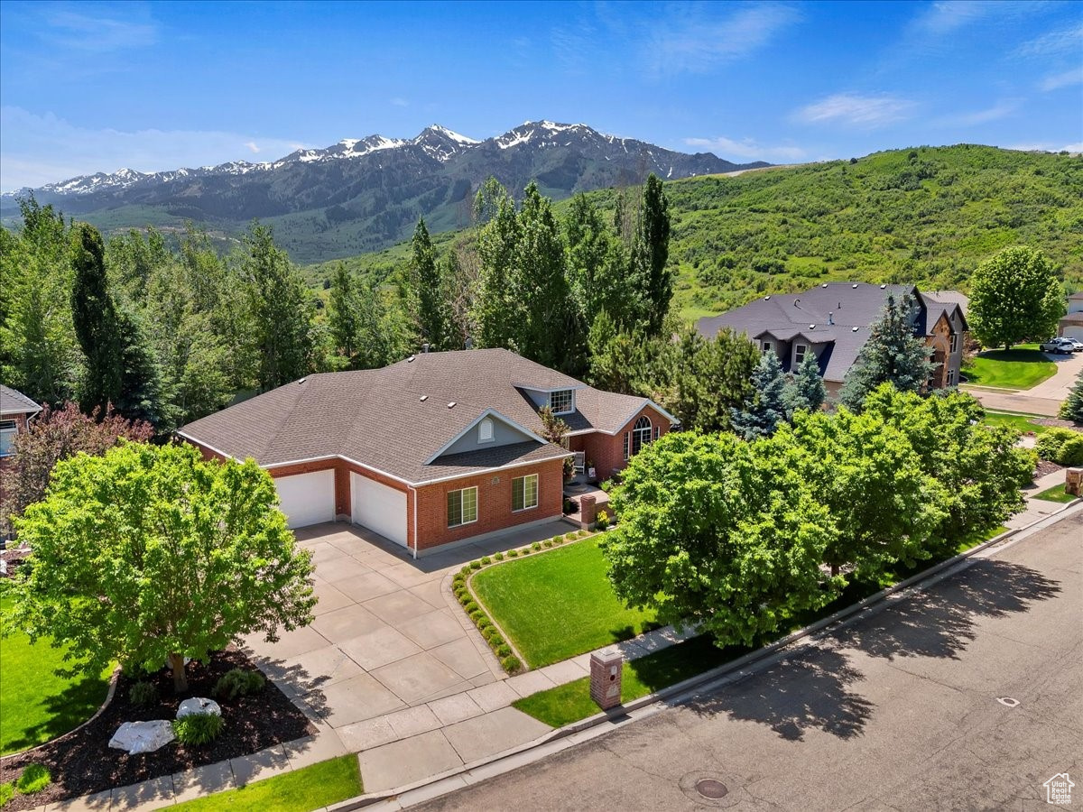 TRAPPER'S POINTE - Residential