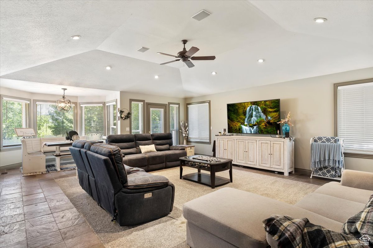 TRAPPER'S POINTE - Residential