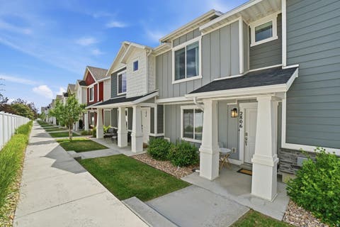 Townhouse For Sale - 2806 N Fighting Falcon St<br/> Layton, UT 84040