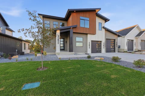 Tiny photo for 1326 E SUNSET CT #304, Ogden, UT 84403 (MLS # 2179848)