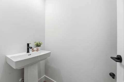 Tiny photo for 1326 E SUNSET CT #304, Ogden, UT 84403 (MLS # 2179848)