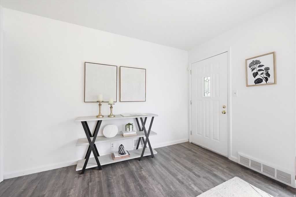 Photo of 669 N COLORADO ST, Salt Lake City, UT 84116 (MLS # 2156274)