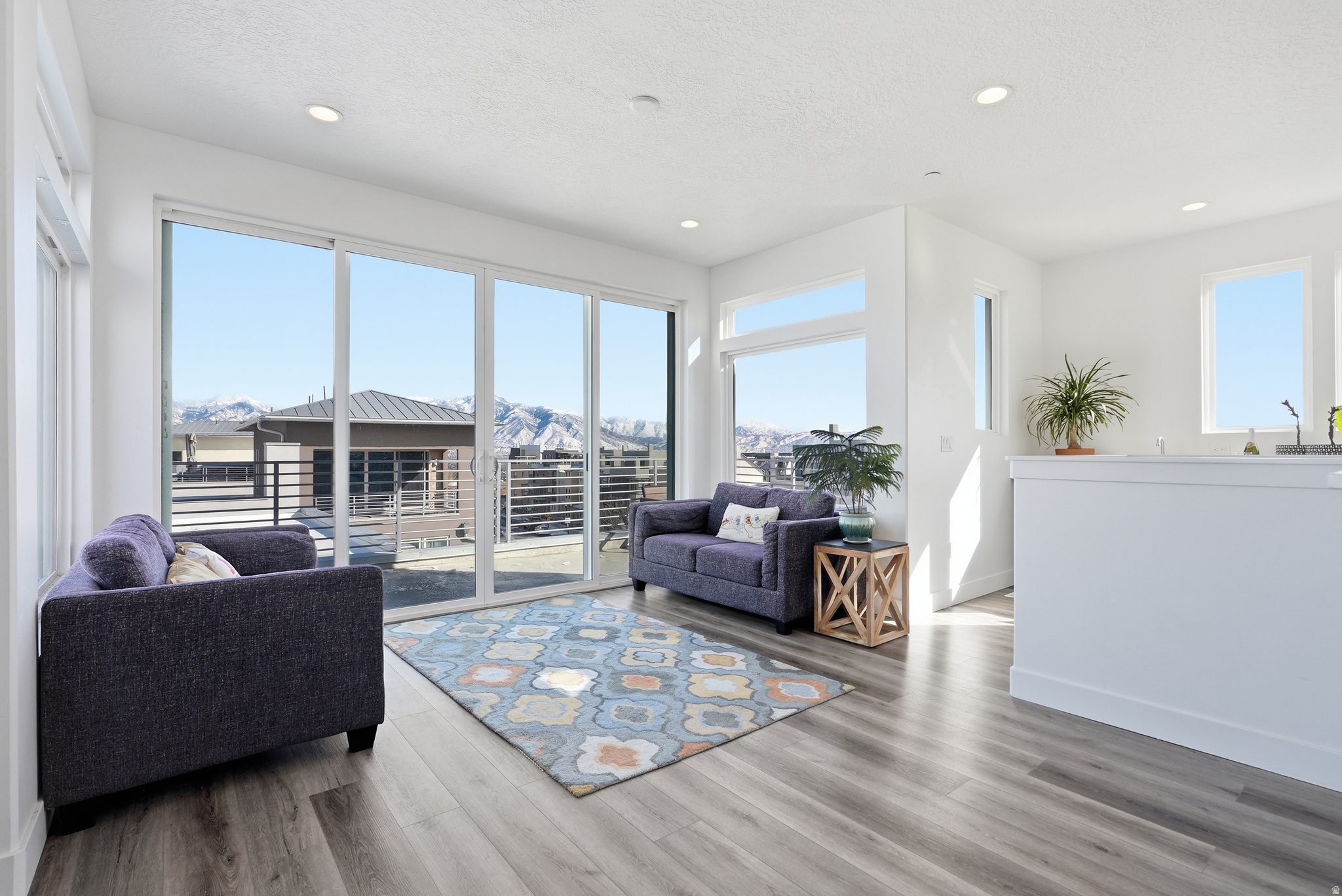 DAYBREAK - Residential