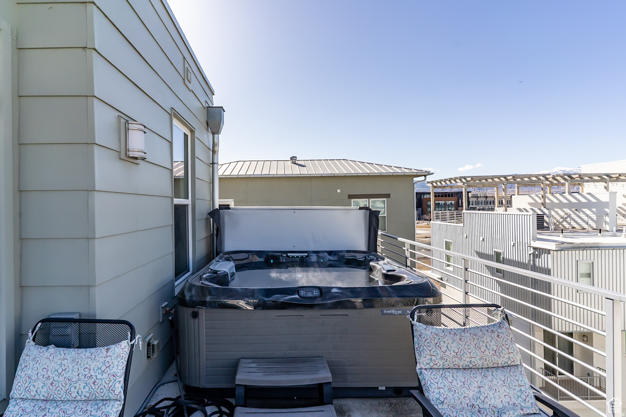 DAYBREAK - Residential