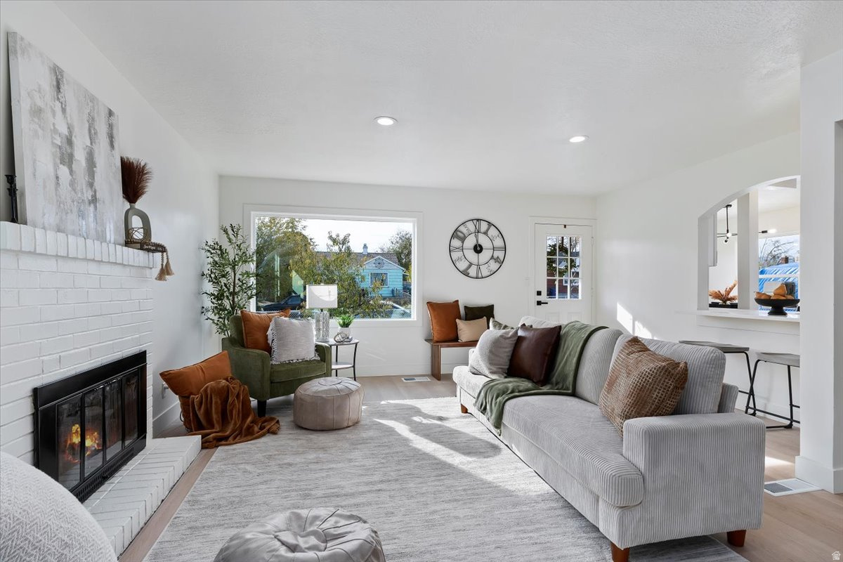 KEARNS TOWNSITE - Residential