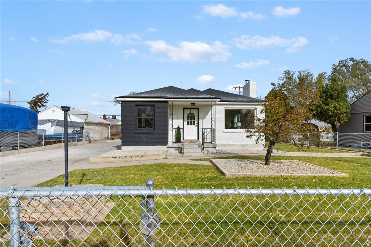 KEARNS TOWNSITE - Residential