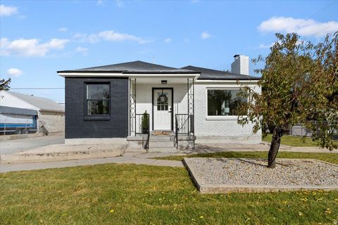 Photo of 4360 W 5335 S, Salt Lake City, UT 84118 (MLS # 2122103)