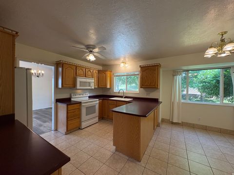 Tiny photo for 595 E MEADOWLARK RD, Orem, UT 84097 (MLS # 2169677)