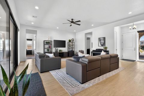 Tiny photo for 111 N BLACK AVE, Washington, UT 84780 (MLS # 2145334)