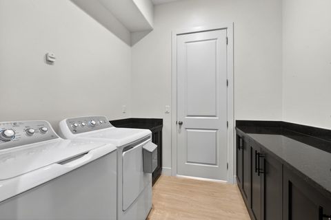 Tiny photo for 111 N BLACK AVE, Washington, UT 84780 (MLS # 2145334)