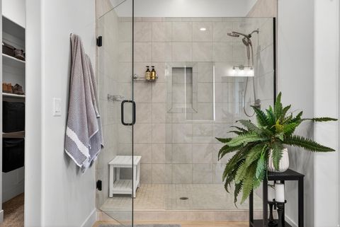 Tiny photo for 111 N BLACK AVE, Washington, UT 84780 (MLS # 2145334)