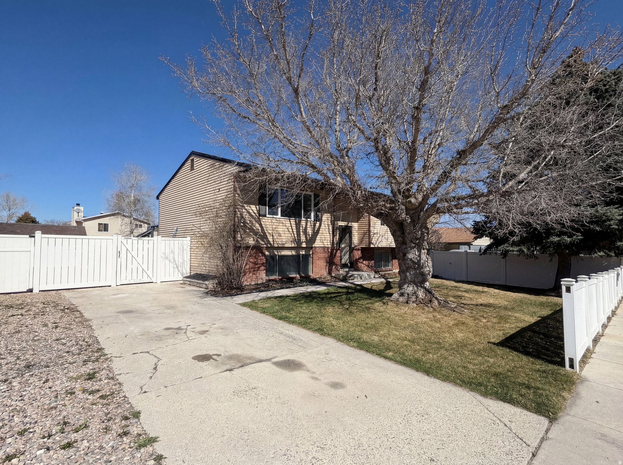 OQUIRRH SHADOWS - Residential