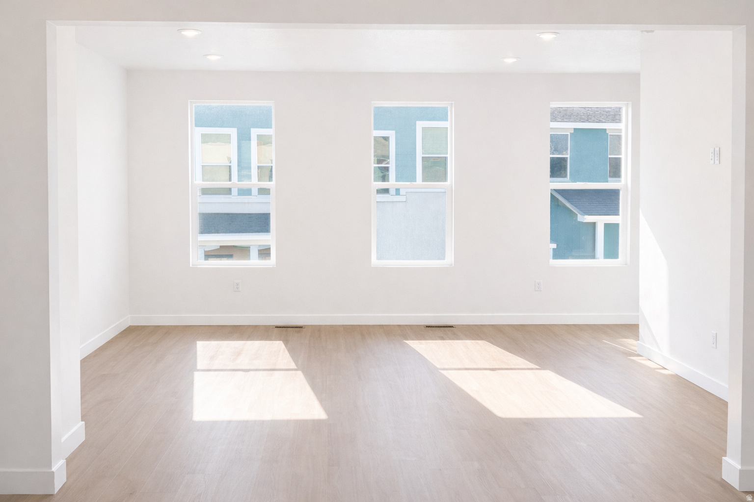 BEACON POINTE - Residential