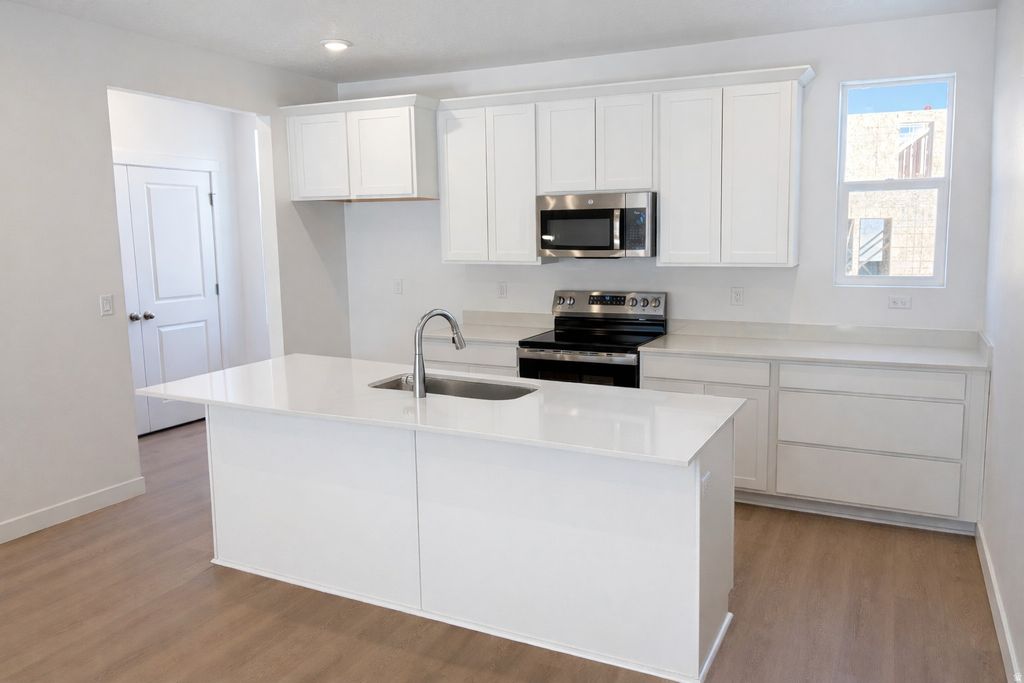 Photo of 877 S MATHILDA DR #248, Saratoga Springs, UT 84045 (MLS # 2132648)