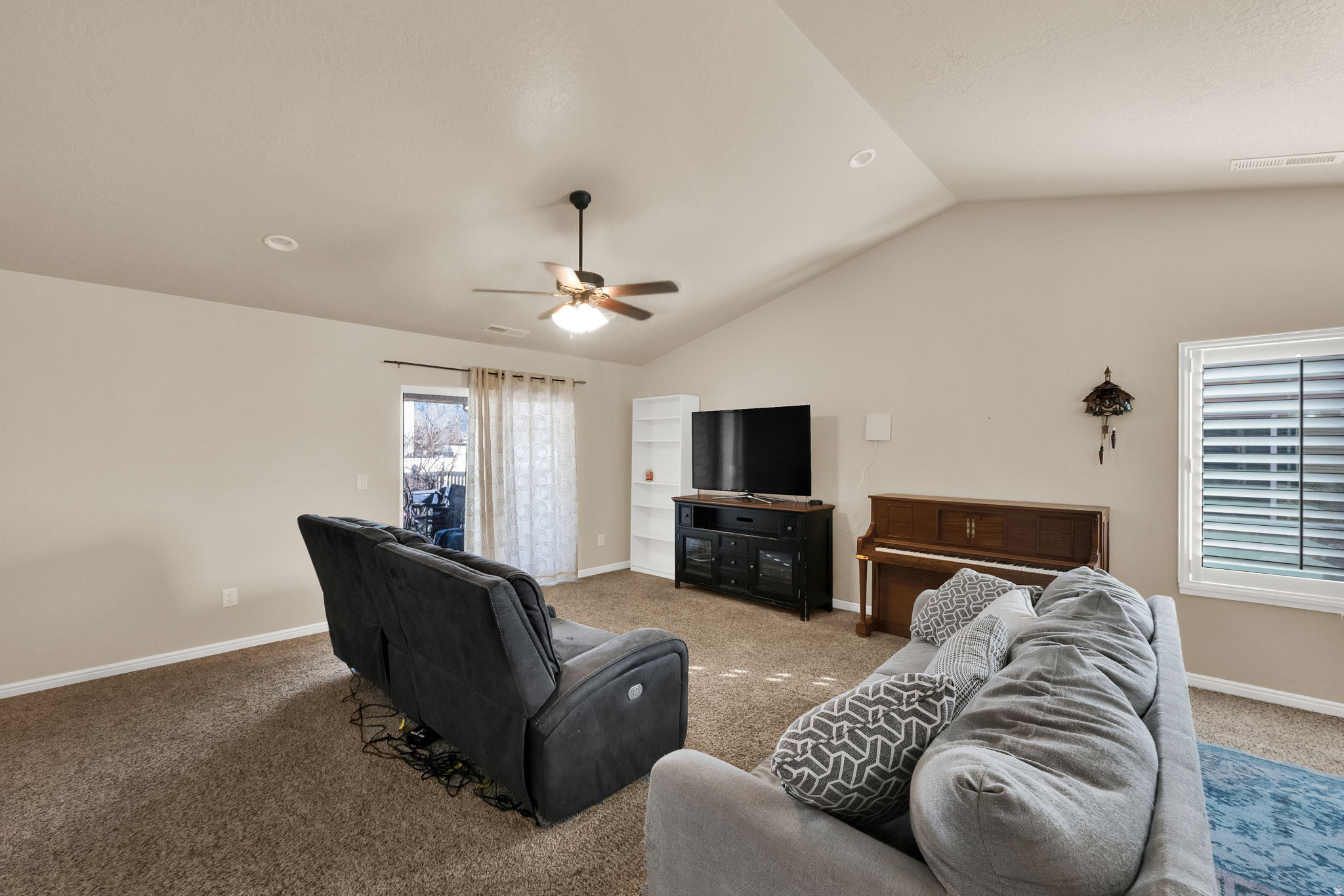 MIRA VISTA PUD 2ND AMD - Residential Income