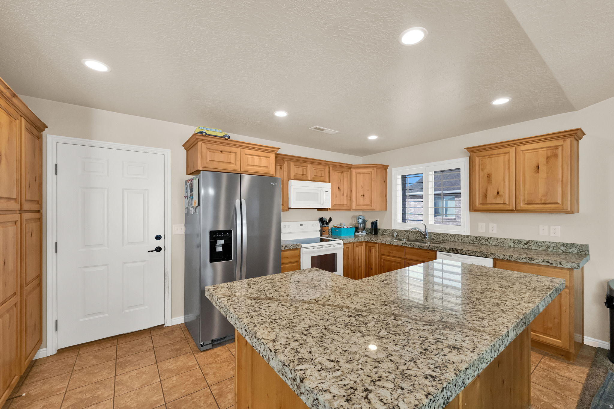 MIRA VISTA PUD 2ND AMD - Residential Income