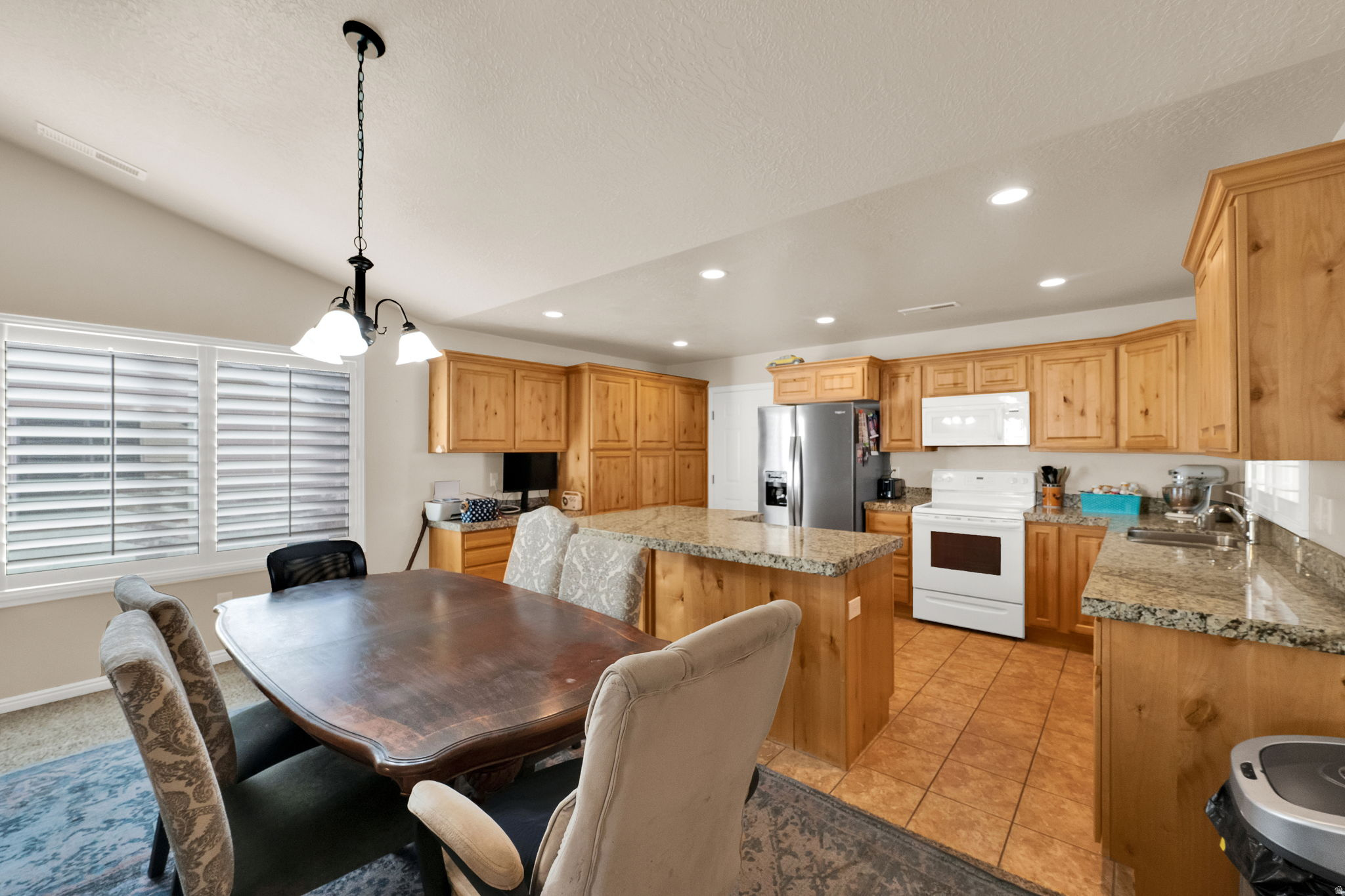 MIRA VISTA PUD 2ND AMD - Residential Income