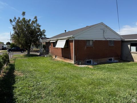 Tiny photo for 4572 S 250 E, Washington Terrace, UT 84405 (MLS # 2108557)
