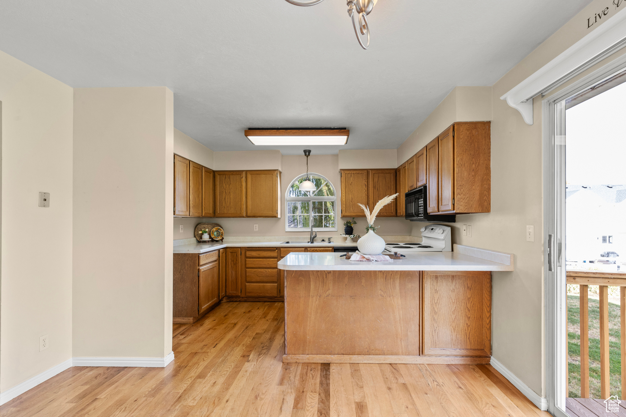 ROLLING HILLS ESTATES SUB - Residential