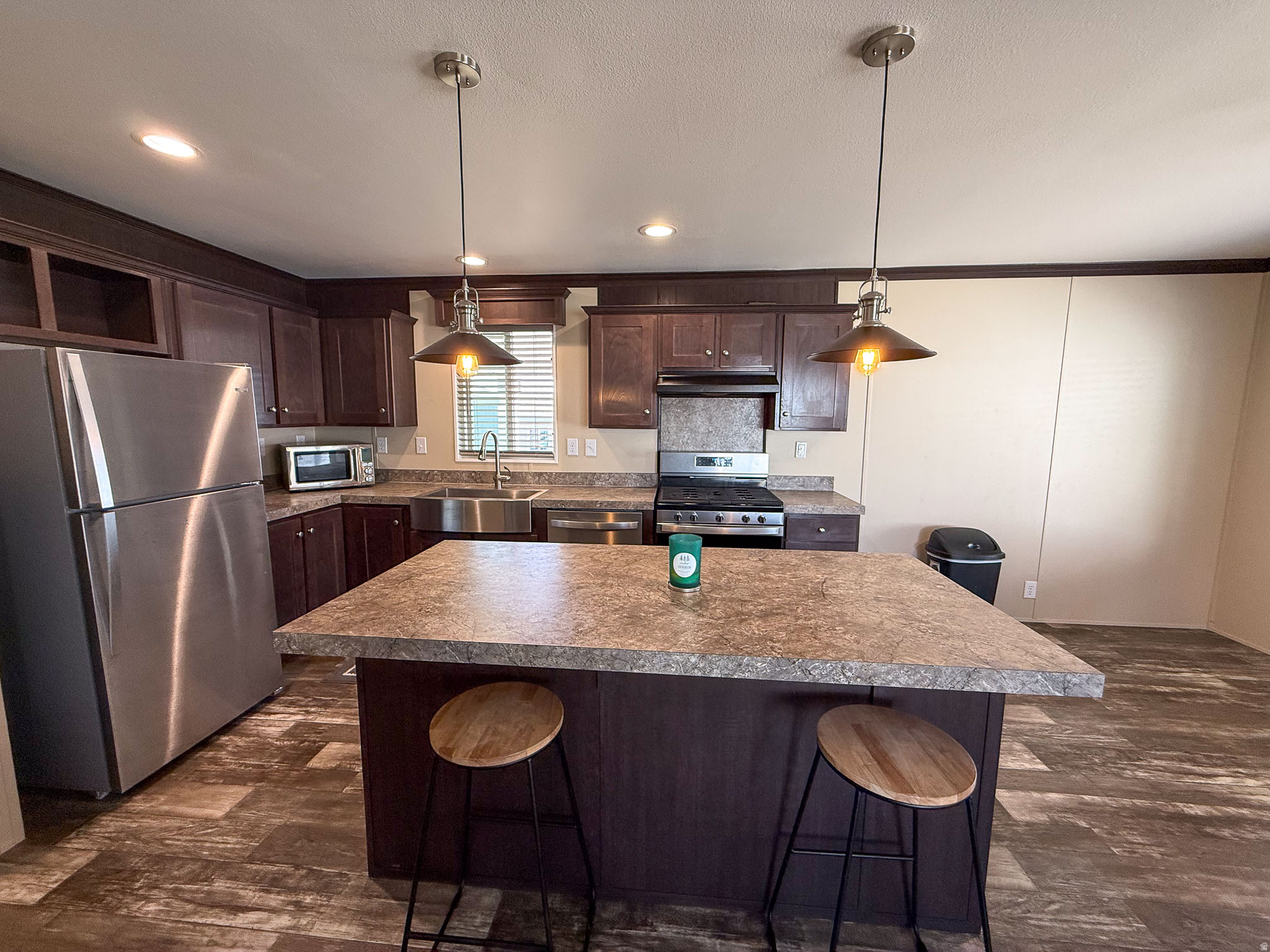 ROLLING HILLS ESTATES - Residential