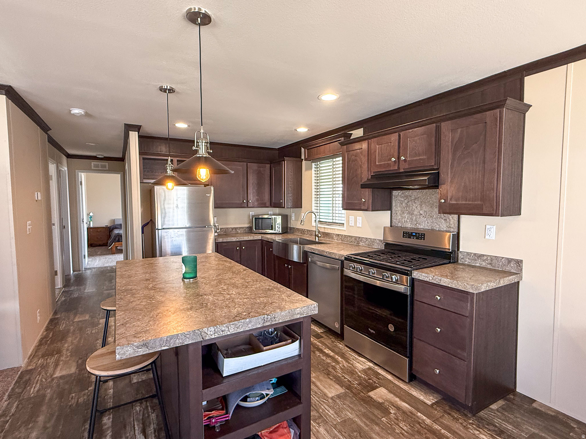 ROLLING HILLS ESTATES - Residential