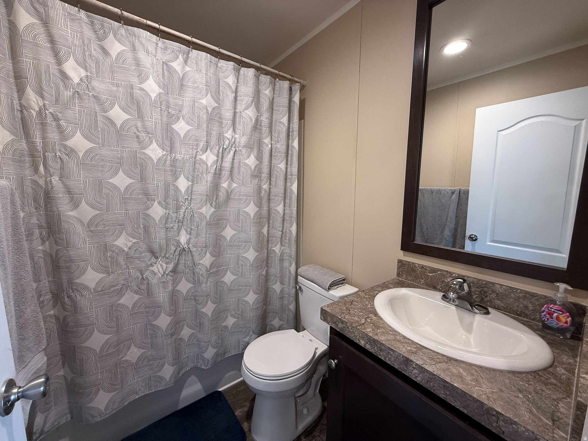 ROLLING HILLS ESTATES - Residential