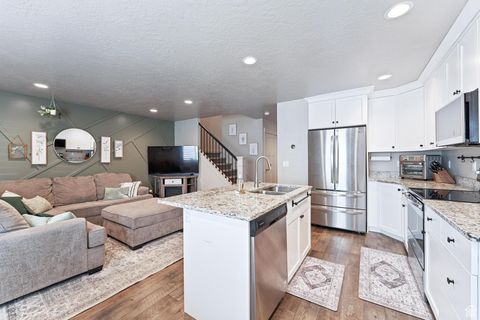 Tiny photo for 50 W 400 S, Santaquin, UT 84655 (MLS # 2109702)
