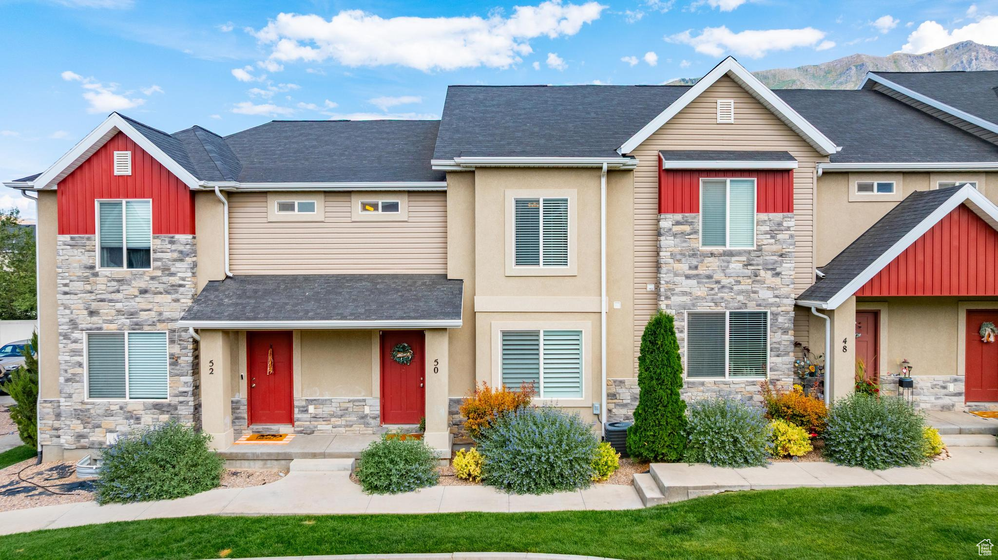 ORCHARD PARK TOWNHOM - Residential