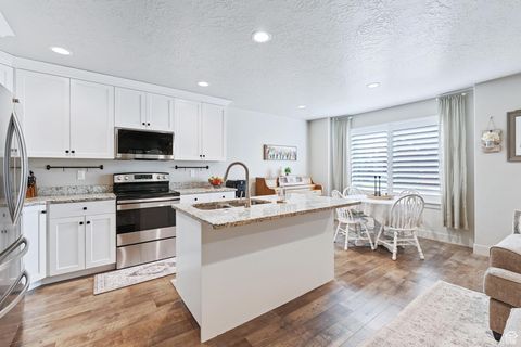 Tiny photo for 50 W 400 S, Santaquin, UT 84655 (MLS # 2109702)